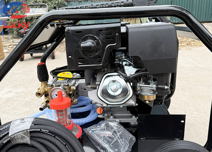may-rua-xe-cao-ap-chay-xang-lucky-3600psi-8