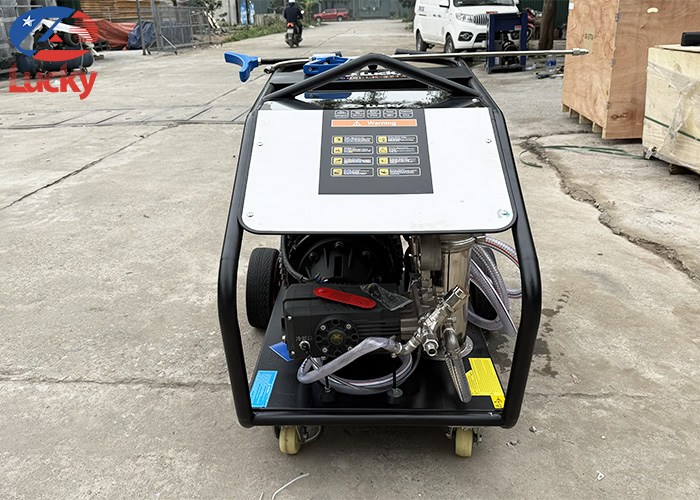 may-rua-xe-cao-ap-lucky-11600psi-10