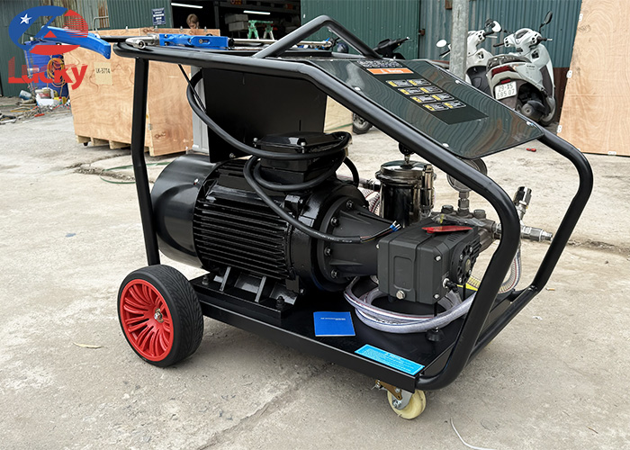 may-rua-xe-cao-ap-lucky-11600psi-18