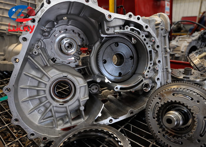 thay-dau-hop-so-o-to-2