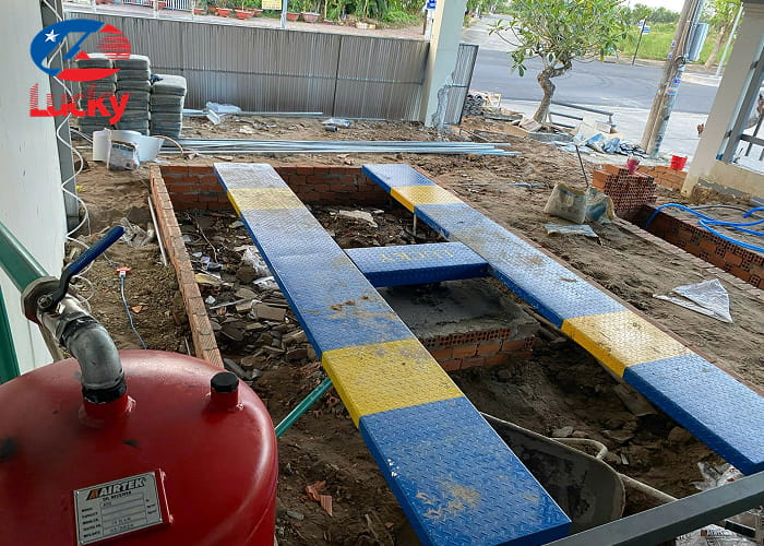 ban-giao-cau-nang-chu-h-am-nen-cho-anh-khang-o-ca-mau-phuc-vu-rua-xe-1