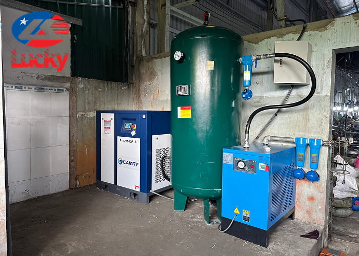 ban-giao-he-thong-may-nen-khi-truc-vit-30hp-22kw-cho-cong-ty-san-xuat-bulong-vinh-vien-3