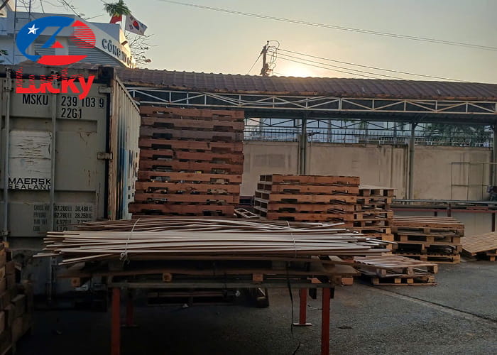 lap-dat-he-thong-nen-khi-30hp-22kw-bien-tan-cho-xuong-lap-rap-tu-go-tai-duc-hoa-long-an-2