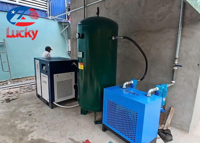 lap-dat-he-thong-nen-khi-30hp-22kw-cho-xuong-lam-bong-den-tai-tan-uyen-binh-duong-3