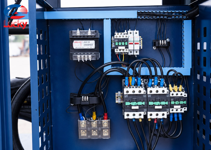 may-nen-khi-truc-vit-200hp-bien-tan-bt200a-3