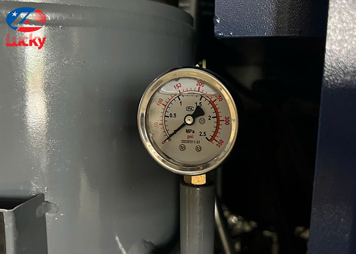 may-nen-khi-truc-vit-tich-hop-30hp-10bar-lk-cp30a-10bar-12 may-nen-khi-truc-vit-tich-hop-30hp-10bar-lk-cp30a-10bar-12