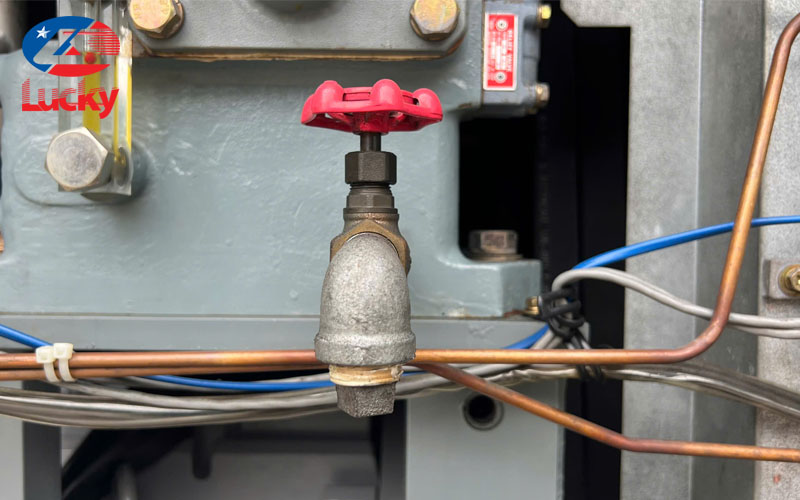 review-may-nen-khi-truc-vit-khong-dau-hitachi-screw-37kw-50hp-15
